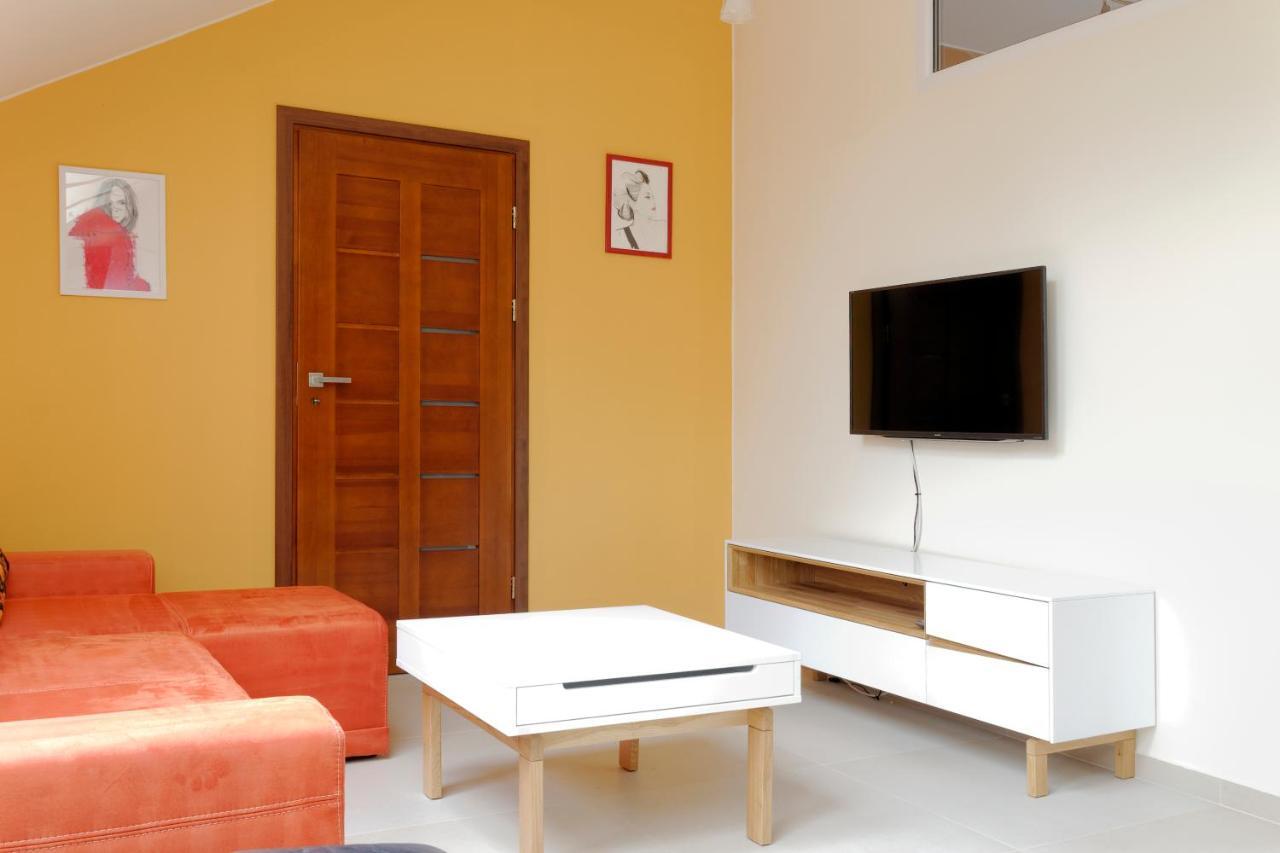 Modern Apartment In Jawiszowice Екстериор снимка